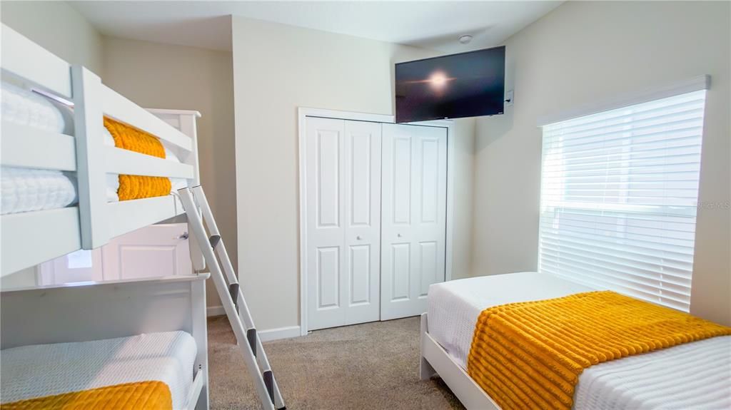 For Sale: $510,000 (5 beds, 4 baths, 2167 Square Feet)