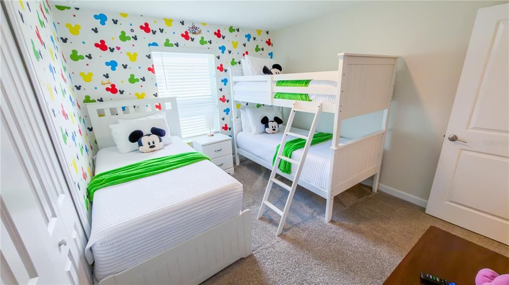 For Sale: $510,000 (5 beds, 4 baths, 2167 Square Feet)