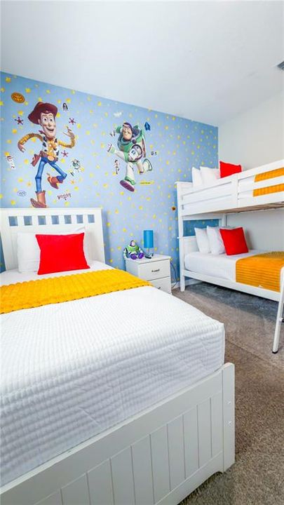 For Sale: $510,000 (5 beds, 4 baths, 2167 Square Feet)