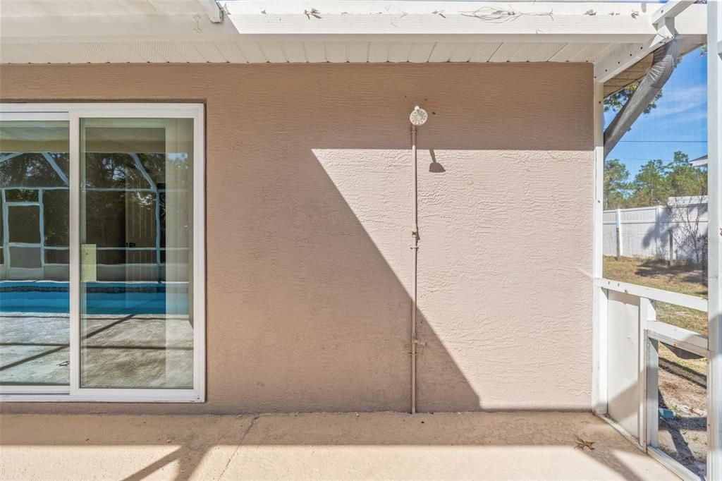 Под контрактом: $379,000 (3 спален, 2 ванн, 1528 Квадратных фут)