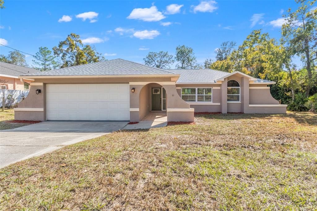 Под контрактом: $379,000 (3 спален, 2 ванн, 1528 Квадратных фут)