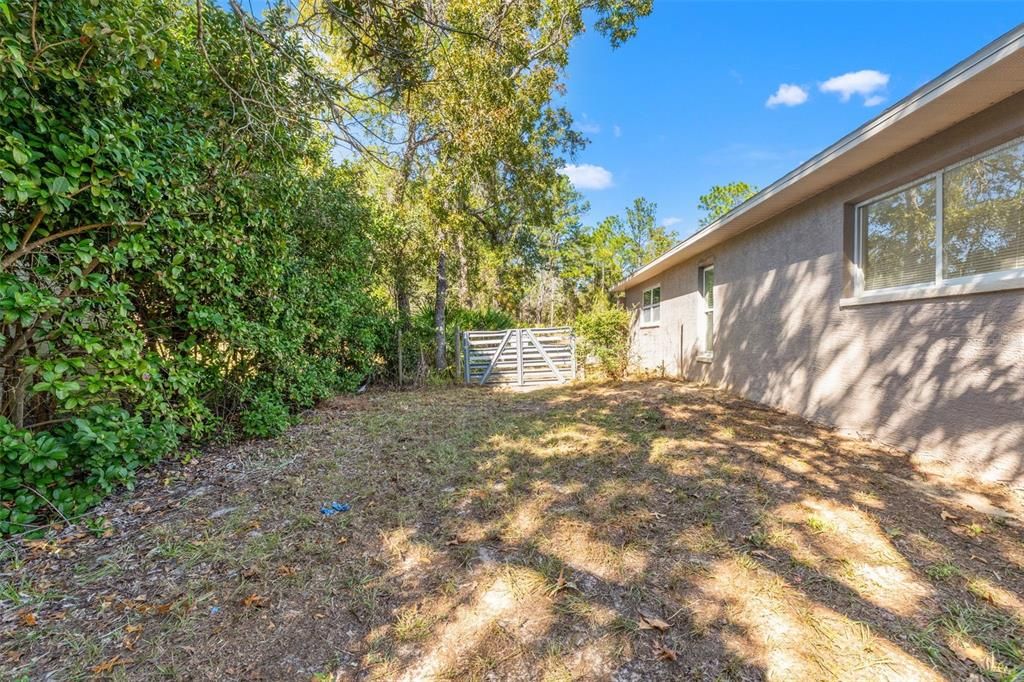 Под контрактом: $379,000 (3 спален, 2 ванн, 1528 Квадратных фут)