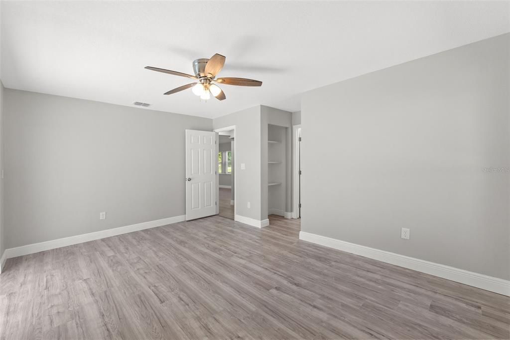 Под контрактом: $379,000 (3 спален, 2 ванн, 1528 Квадратных фут)