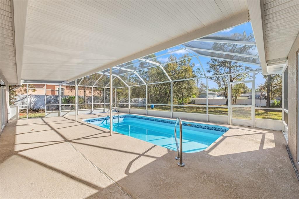 Под контрактом: $379,000 (3 спален, 2 ванн, 1528 Квадратных фут)