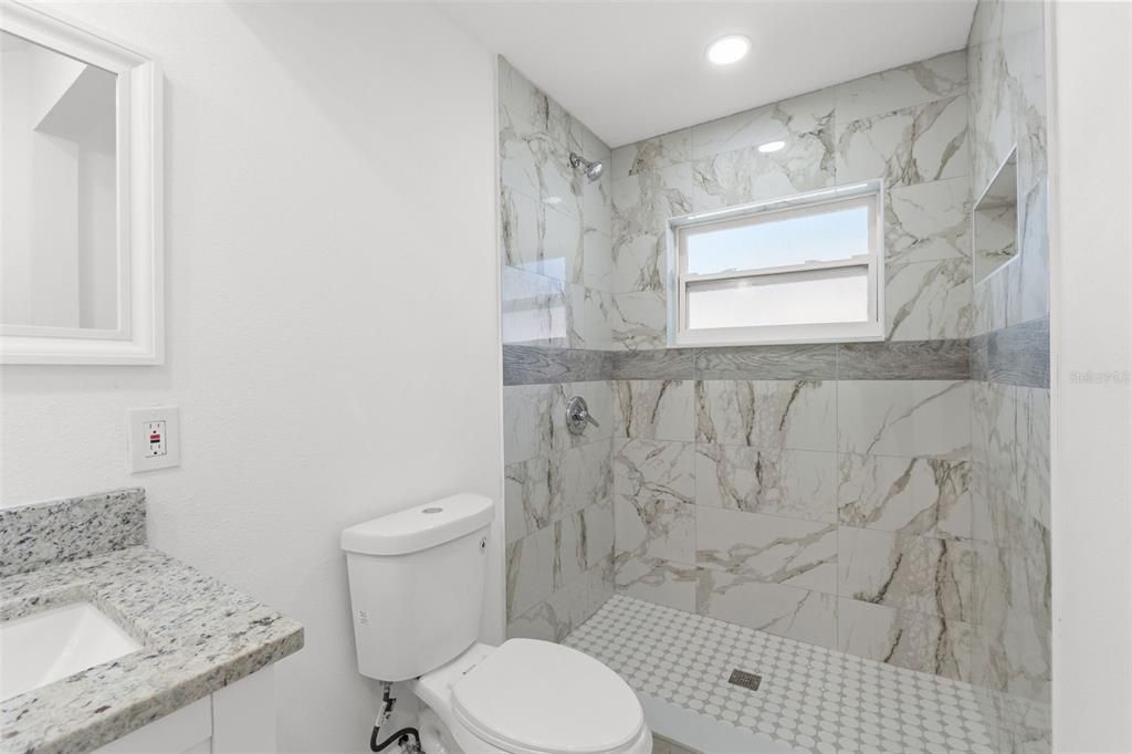 Под контрактом: $379,000 (3 спален, 2 ванн, 1528 Квадратных фут)