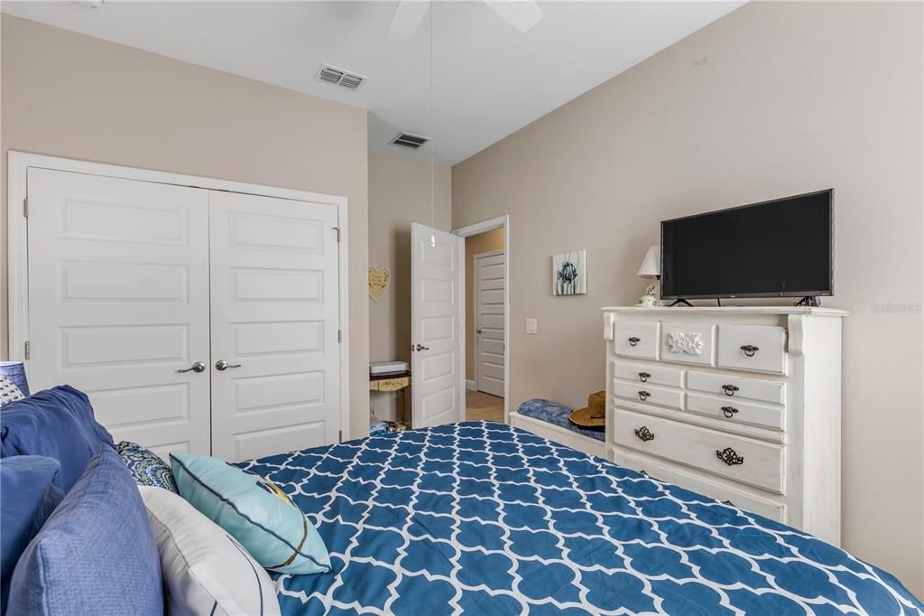 For Sale: $521,000 (3 beds, 3 baths, 2040 Square Feet)