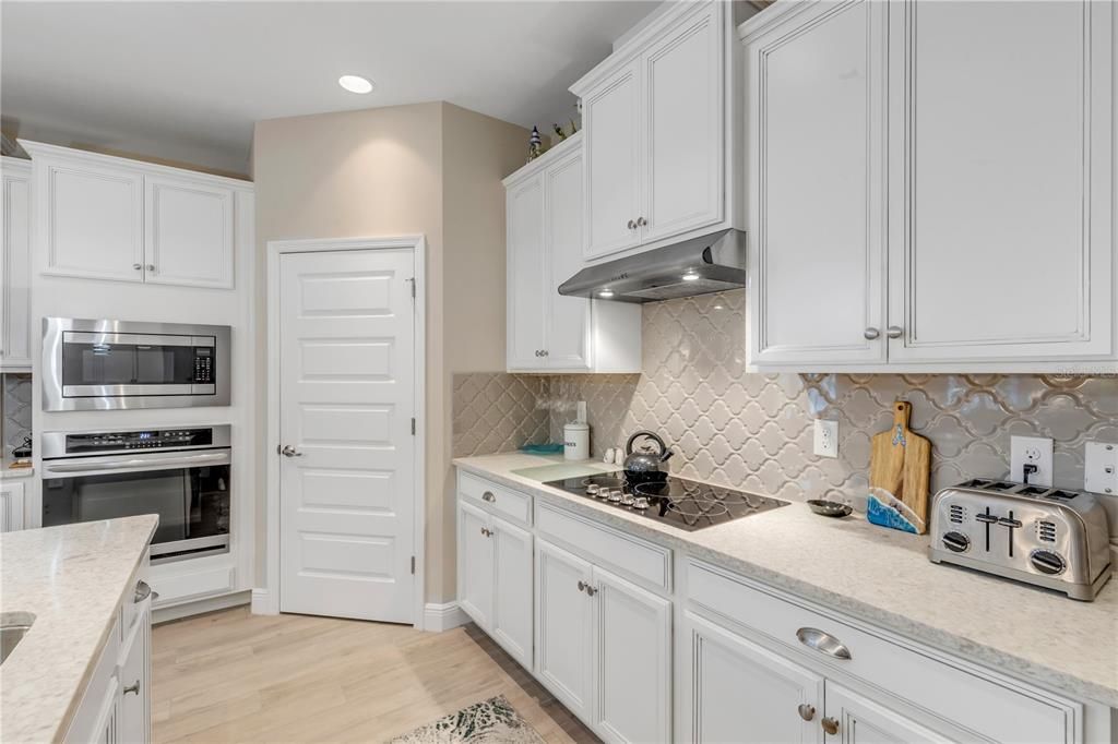 For Sale: $521,000 (3 beds, 3 baths, 2040 Square Feet)