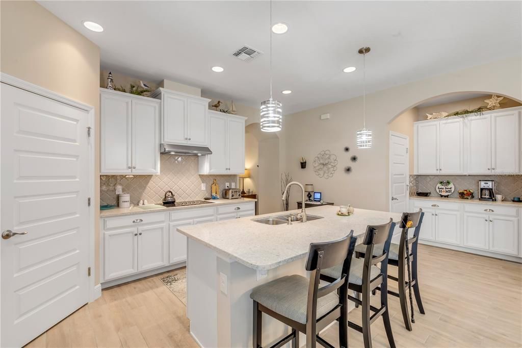 For Sale: $521,000 (3 beds, 3 baths, 2040 Square Feet)