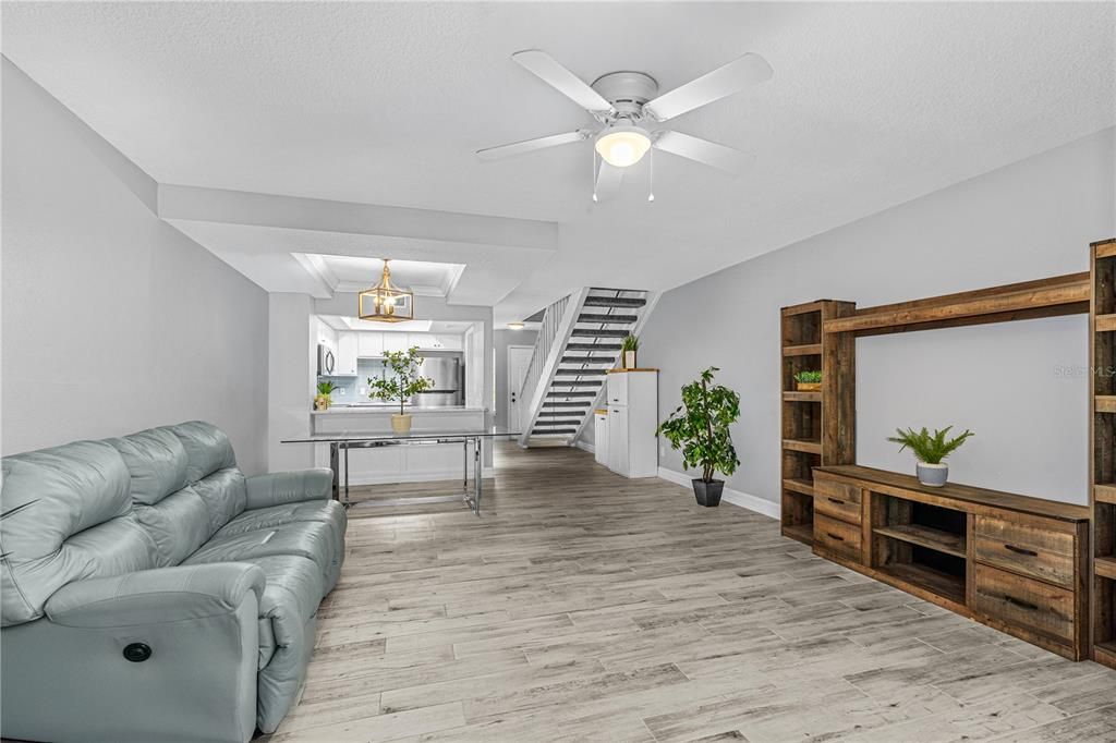 For Sale: $199,900 (2 beds, 2 baths, 1263 Square Feet)