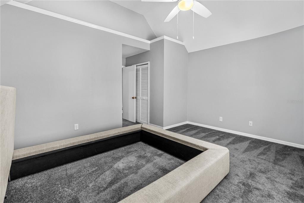 For Sale: $199,900 (2 beds, 2 baths, 1263 Square Feet)