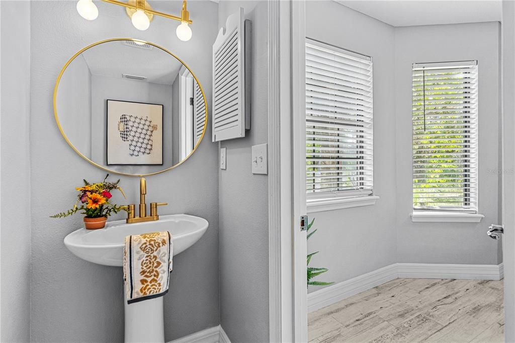 For Sale: $199,900 (2 beds, 2 baths, 1263 Square Feet)