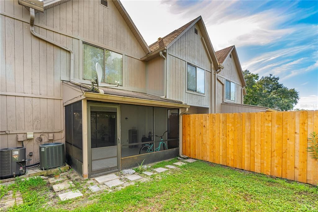 For Sale: $199,900 (2 beds, 2 baths, 1263 Square Feet)