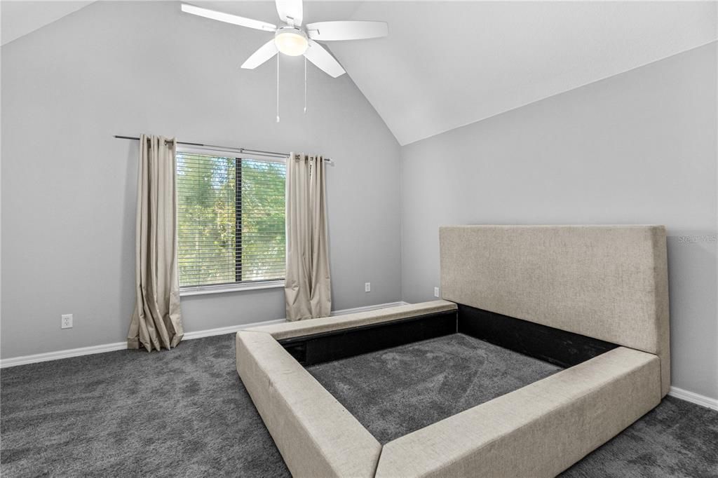 For Sale: $199,900 (2 beds, 2 baths, 1263 Square Feet)