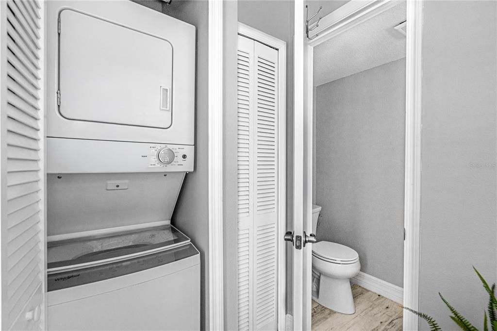 For Sale: $199,900 (2 beds, 2 baths, 1263 Square Feet)