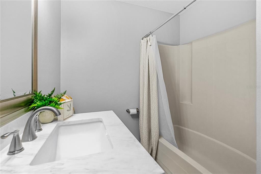 For Sale: $199,900 (2 beds, 2 baths, 1263 Square Feet)