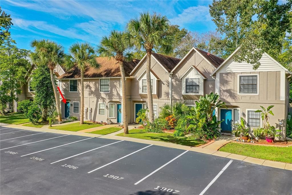 For Sale: $199,900 (2 beds, 2 baths, 1263 Square Feet)