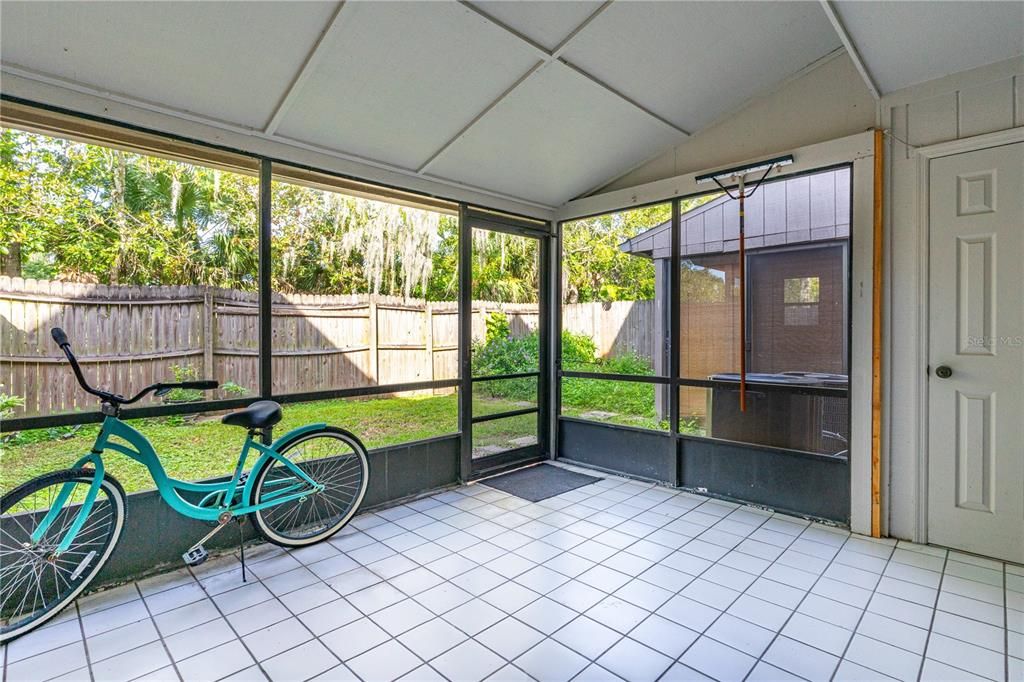 For Sale: $199,900 (2 beds, 2 baths, 1263 Square Feet)