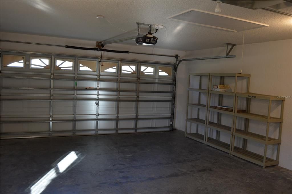 Active With Contract: $283,000 (3 beds, 2 baths, 1439 Square Feet)