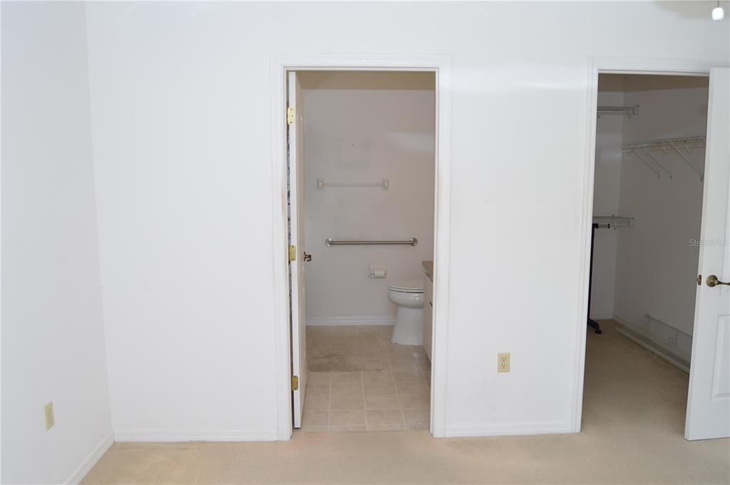 Active With Contract: $283,000 (3 beds, 2 baths, 1439 Square Feet)