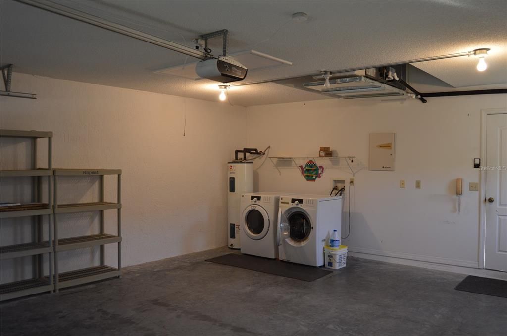 Active With Contract: $283,000 (3 beds, 2 baths, 1439 Square Feet)