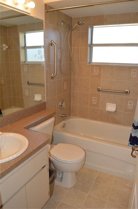 Active With Contract: $283,000 (3 beds, 2 baths, 1439 Square Feet)