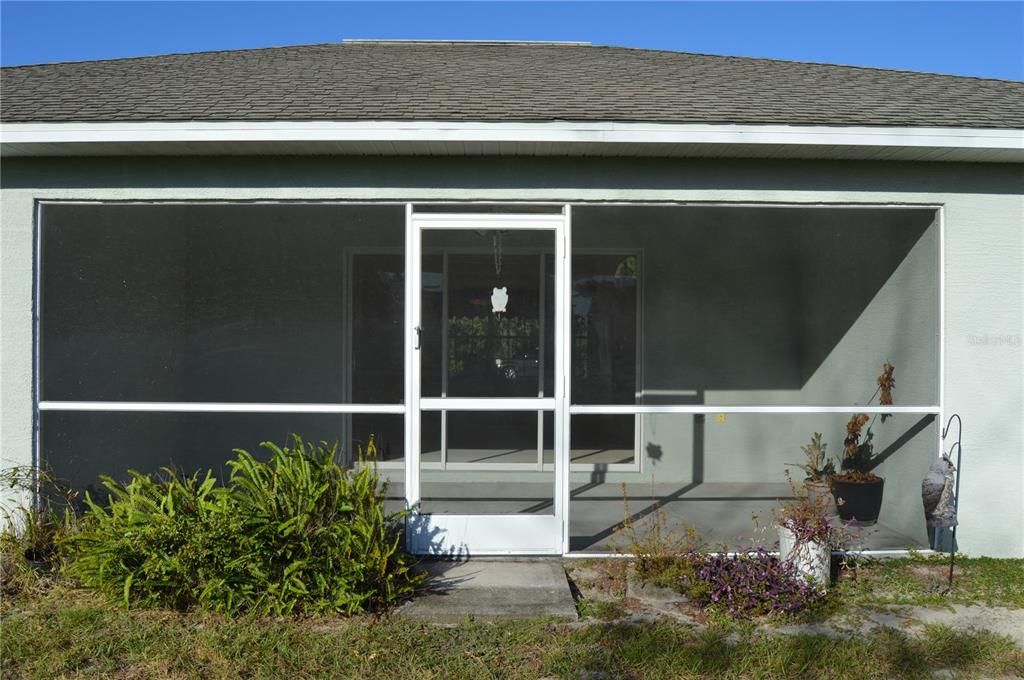 Active With Contract: $283,000 (3 beds, 2 baths, 1439 Square Feet)