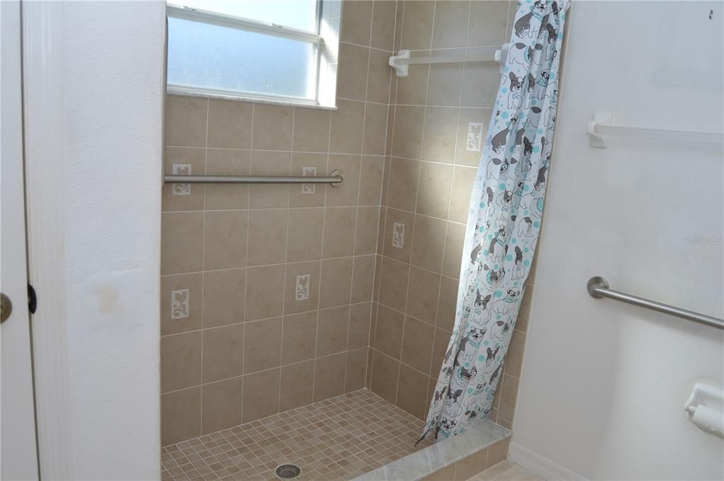 Active With Contract: $283,000 (3 beds, 2 baths, 1439 Square Feet)