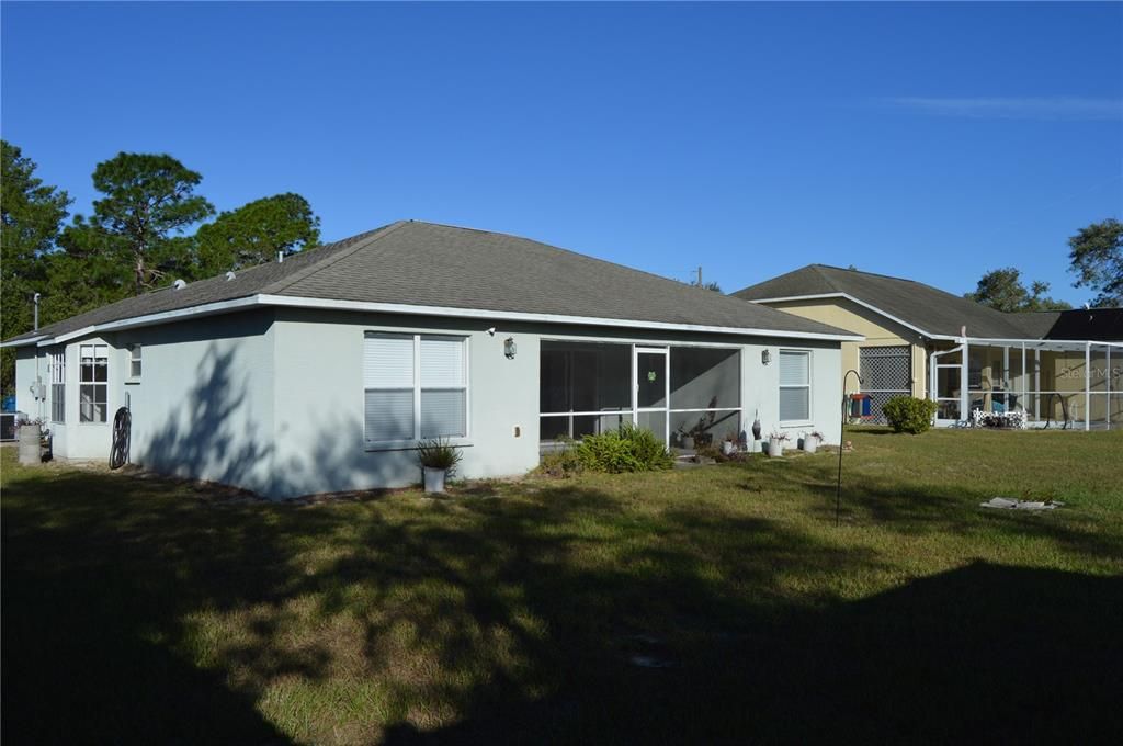 Active With Contract: $283,000 (3 beds, 2 baths, 1439 Square Feet)