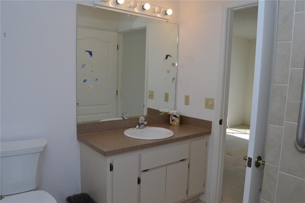 Active With Contract: $283,000 (3 beds, 2 baths, 1439 Square Feet)