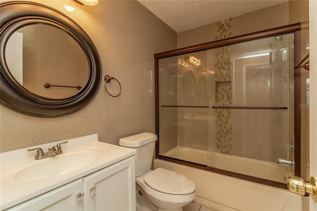 For Rent: $2,445 (4 beds, 2 baths, 1276 Square Feet)