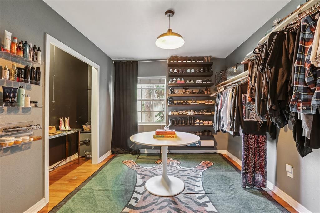 待售: $450,000 (3 贝兹, 1 浴室, 1252 平方英尺)