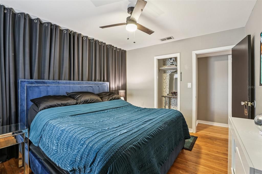 待售: $450,000 (3 贝兹, 1 浴室, 1252 平方英尺)