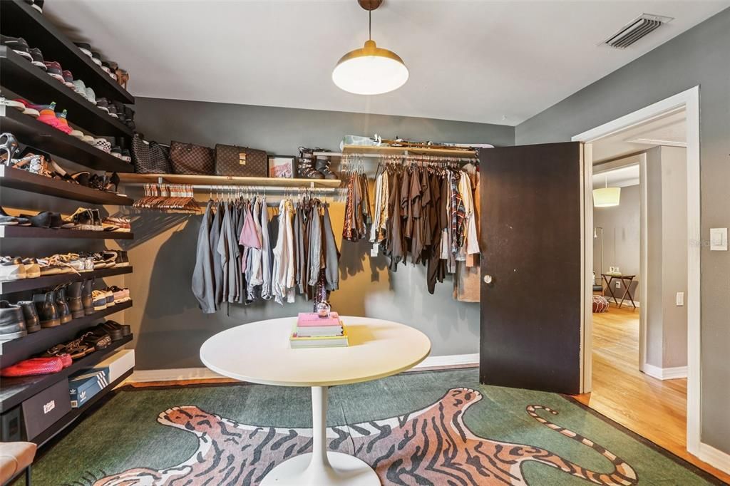 待售: $450,000 (3 贝兹, 1 浴室, 1252 平方英尺)