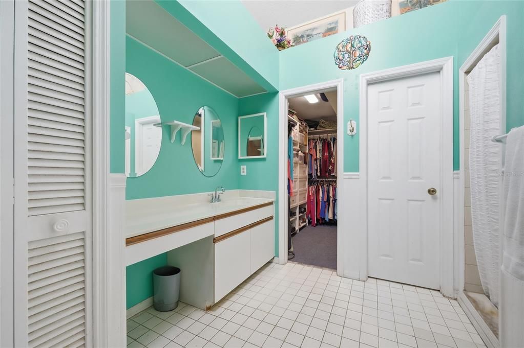 合同活跃: $389,000 (2 贝兹, 2 浴室, 1226 平方英尺)