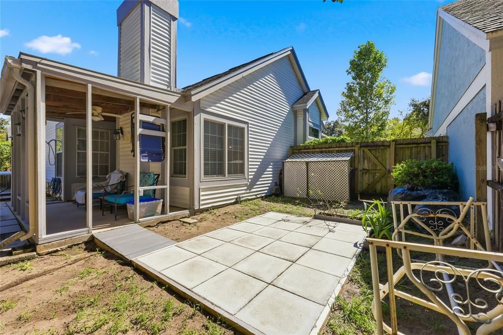 合同活跃: $389,000 (2 贝兹, 2 浴室, 1226 平方英尺)