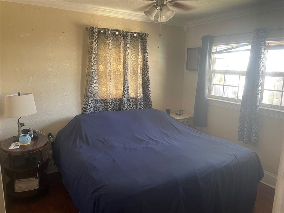 For Sale: $275,000 (3 beds, 1 baths, 898 Square Feet)