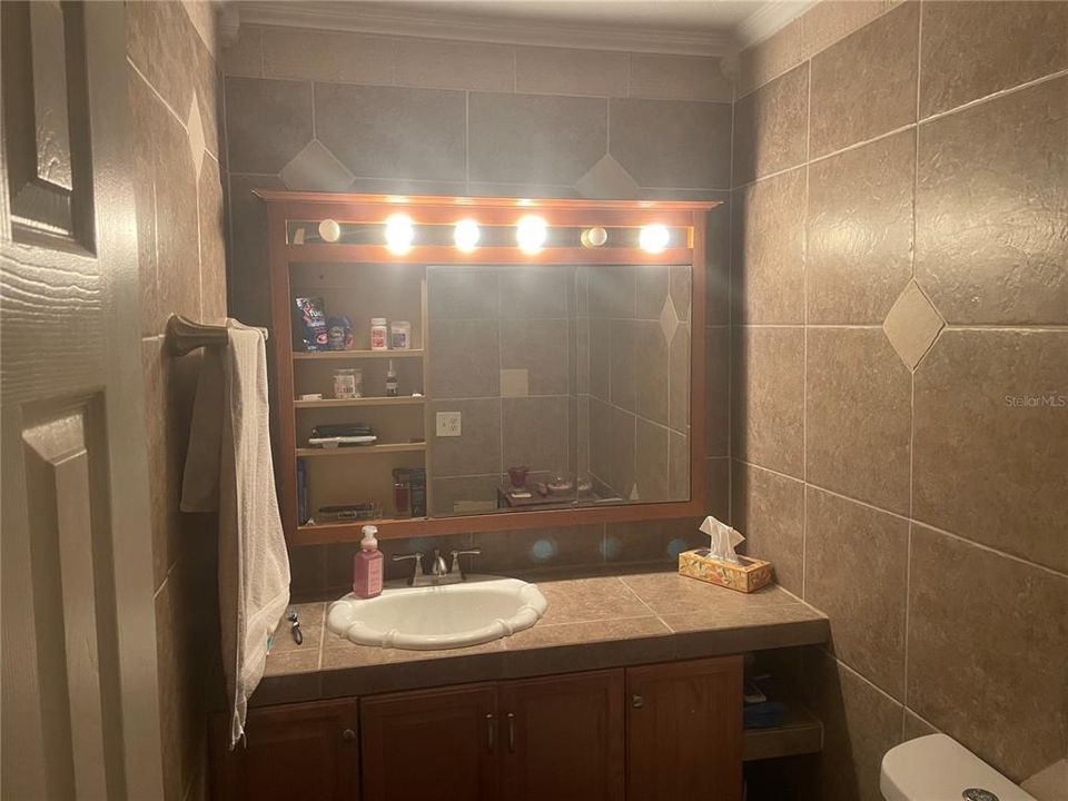 For Sale: $275,000 (3 beds, 1 baths, 898 Square Feet)