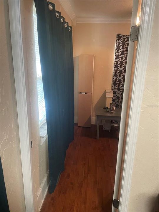 For Sale: $275,000 (3 beds, 1 baths, 898 Square Feet)