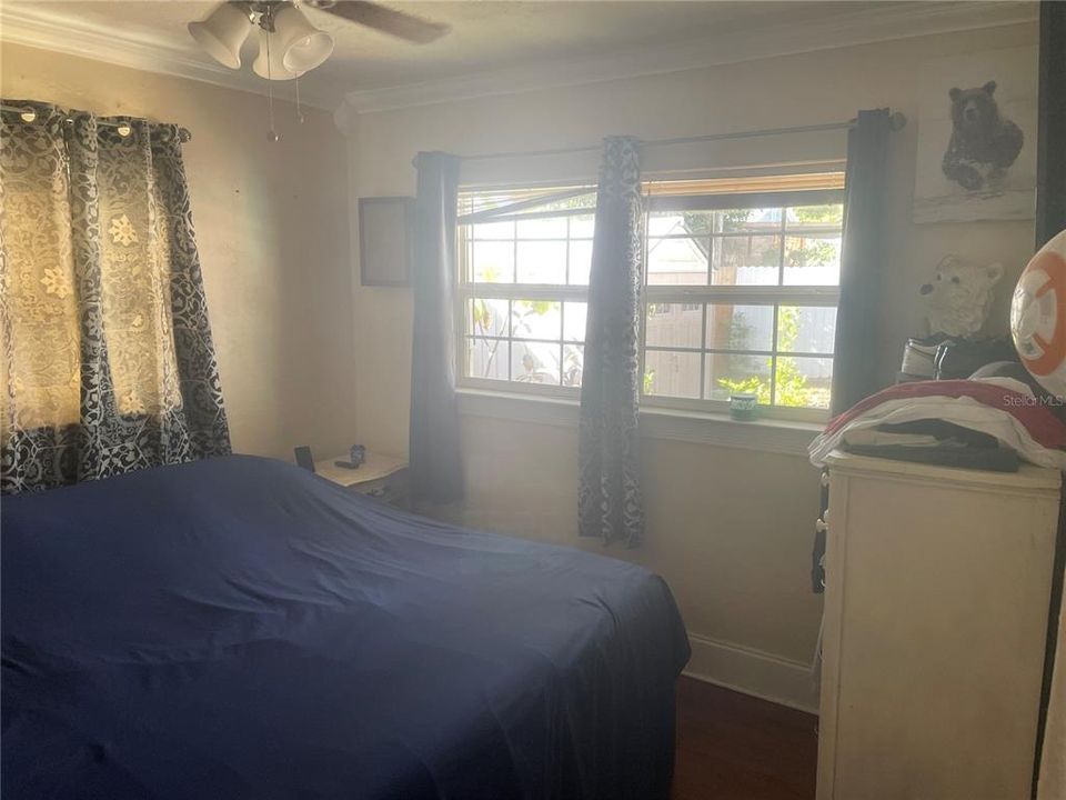 For Sale: $275,000 (3 beds, 1 baths, 898 Square Feet)