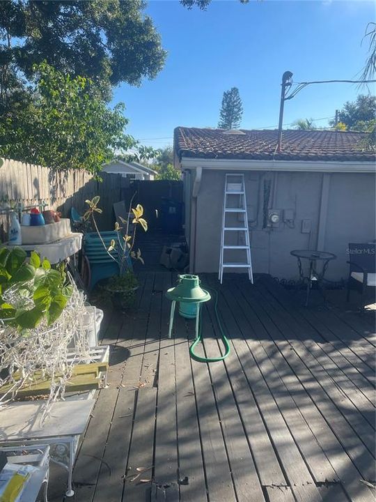 For Sale: $275,000 (3 beds, 1 baths, 898 Square Feet)