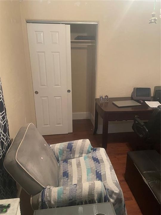 For Sale: $275,000 (3 beds, 1 baths, 898 Square Feet)