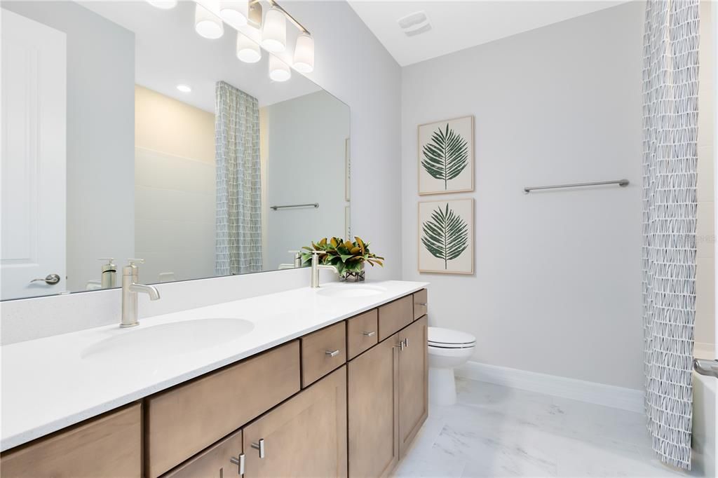 En Venta: $574,210 (4 camas, 3 baños, 2951 Pies cuadrados)