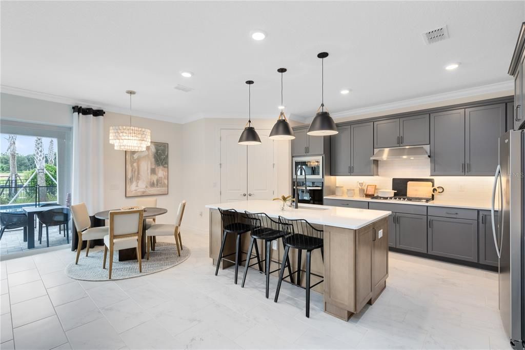 En Venta: $574,210 (4 camas, 3 baños, 2951 Pies cuadrados)