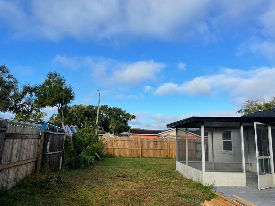 For Rent: $2,900 (3 beds, 2 baths, 1085 Square Feet)