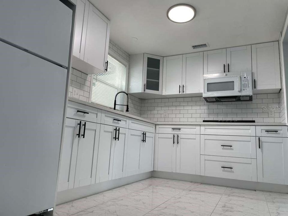 For Rent: $2,900 (3 beds, 2 baths, 1085 Square Feet)