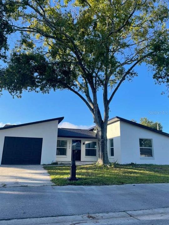 For Rent: $2,900 (3 beds, 2 baths, 1085 Square Feet)