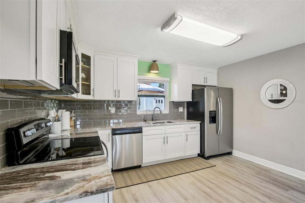 For Sale: $444,000 (3 beds, 2 baths, 1180 Square Feet)
