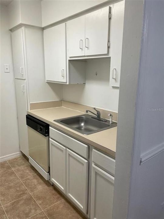 На продажу: $119,500 (1 спален, 1 ванн, 650 Квадратных фут)