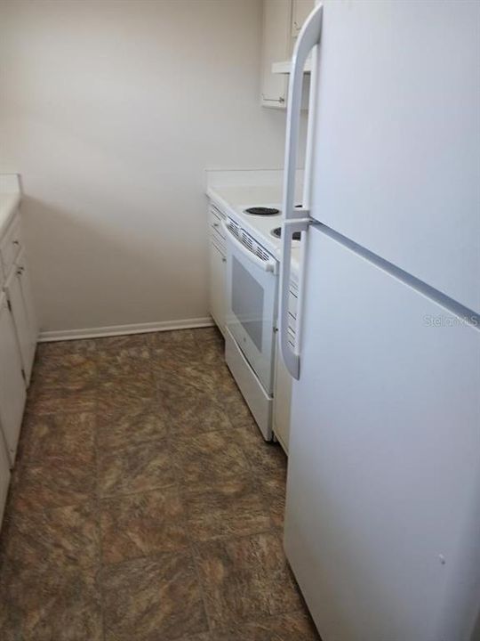 For Sale: $98,500 (1 beds, 1 baths, 680 Square Feet)