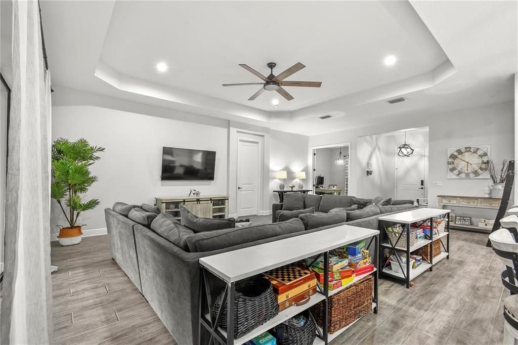 For Rent: $3,750 (5 beds, 4 baths, 3712 Square Feet)